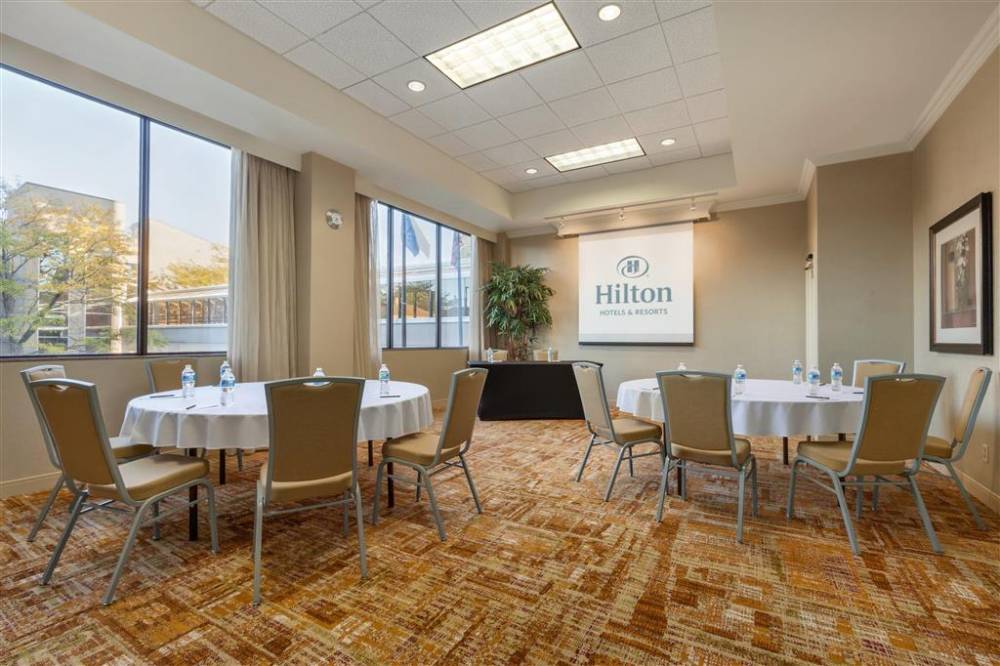 Hilton Fort Wayne At The Grand Wayne Convention Center 2