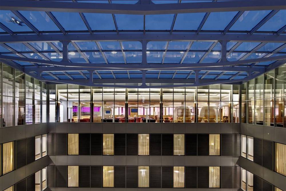 Hilton Frankfurt Airport 5