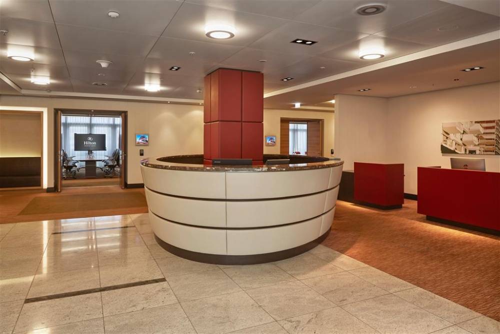Hilton Frankfurt Airport 6