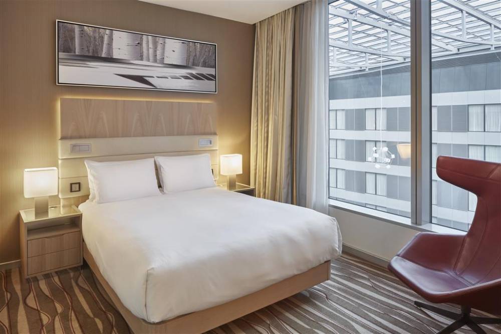 Hilton Frankfurt Airport 9