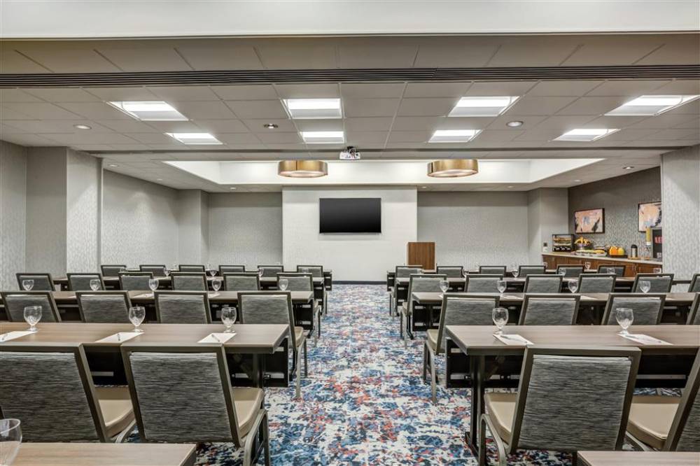 Hilton Garden Inn Boston/waltham 2