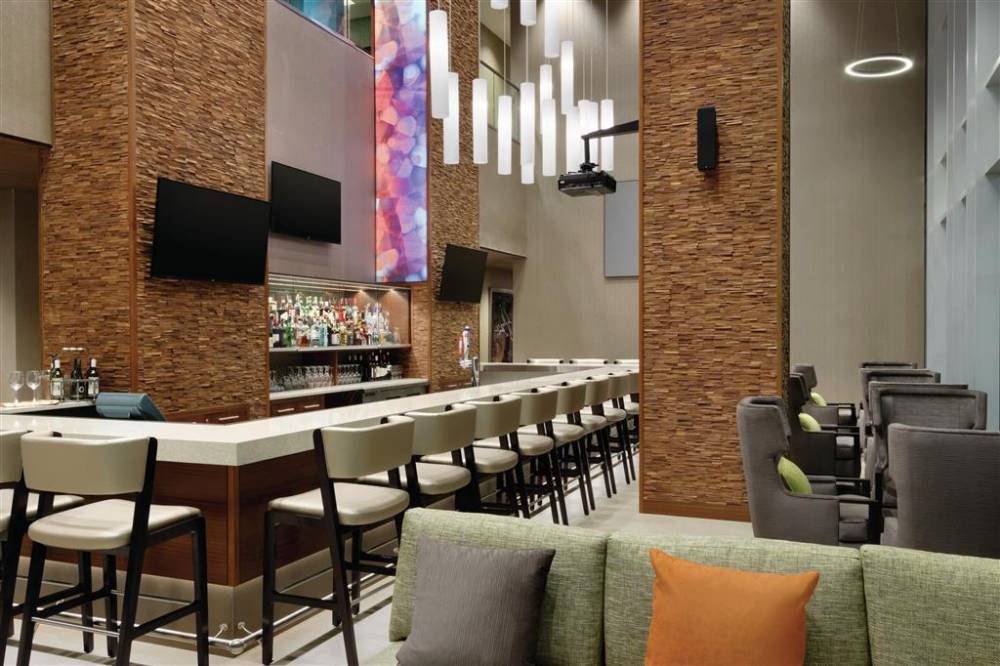 Hilton Garden Inn Calgary Downtown 6