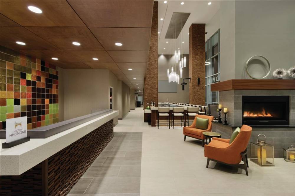 Hilton Garden Inn Calgary Downtown 4