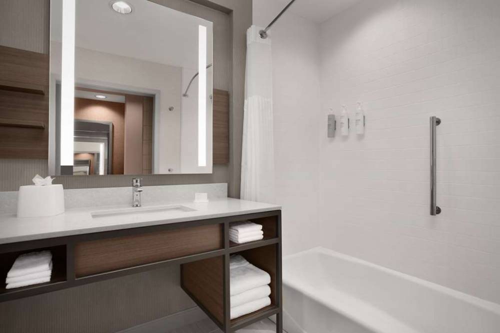 Hilton Garden Inn Denver Airport Tower Road 10