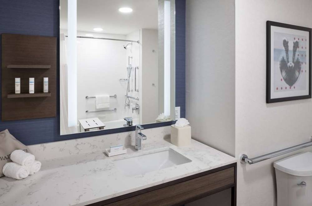 Hilton Garden Inn Madison Downtown 8