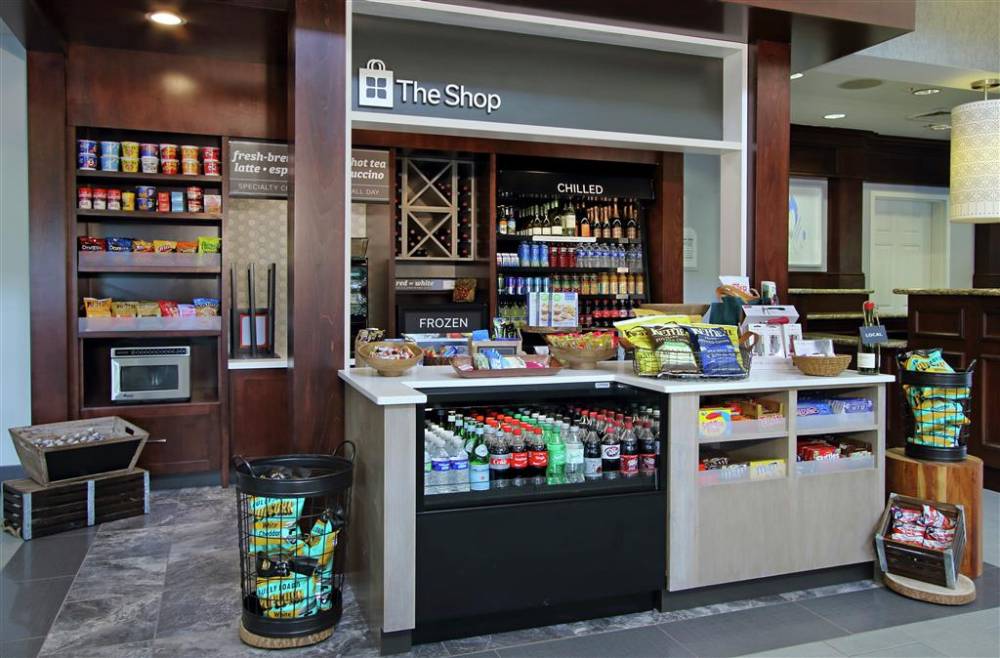 Hilton Garden Inn Sonoma County Airport 6