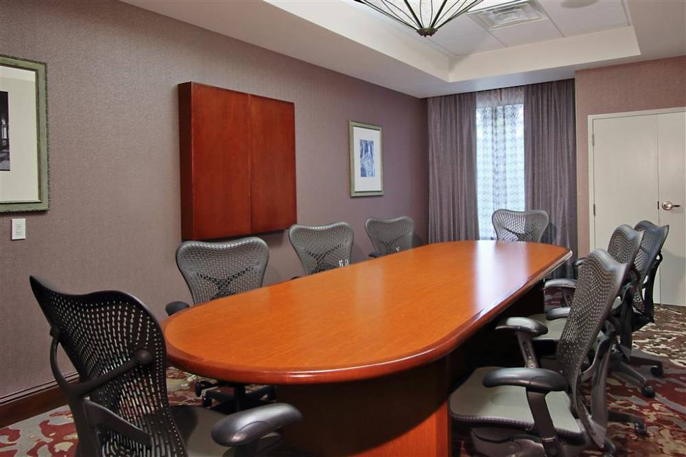 Hilton Garden Inn Sonoma County Airport 2