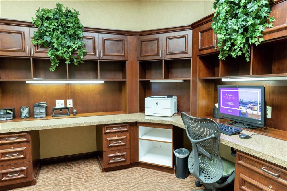 Hilton Garden Inn West Des Moines 7