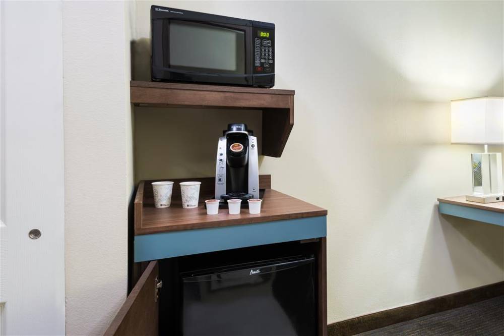 Hilton Garden Inn Westbury 10