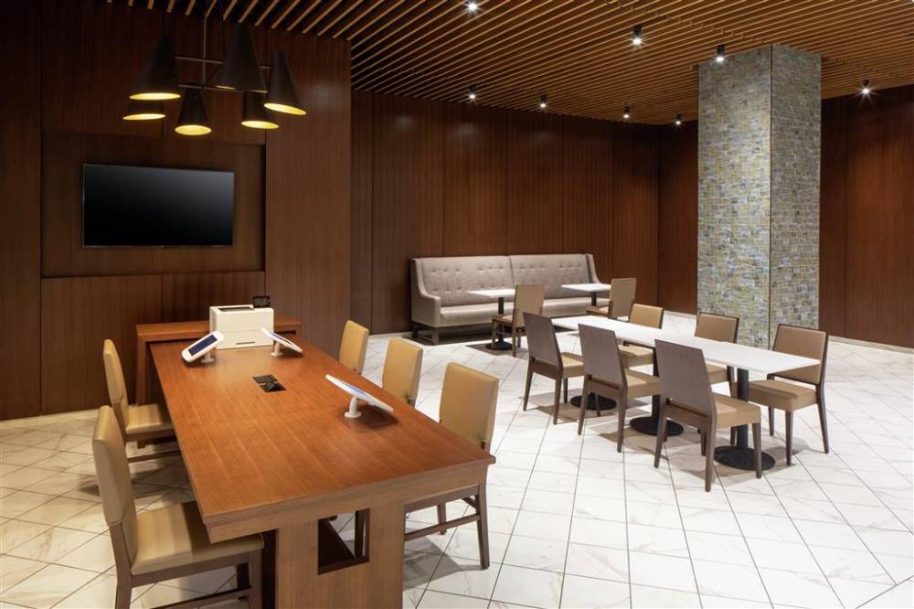 Hilton Rochester Mayo Clinic Area 7
