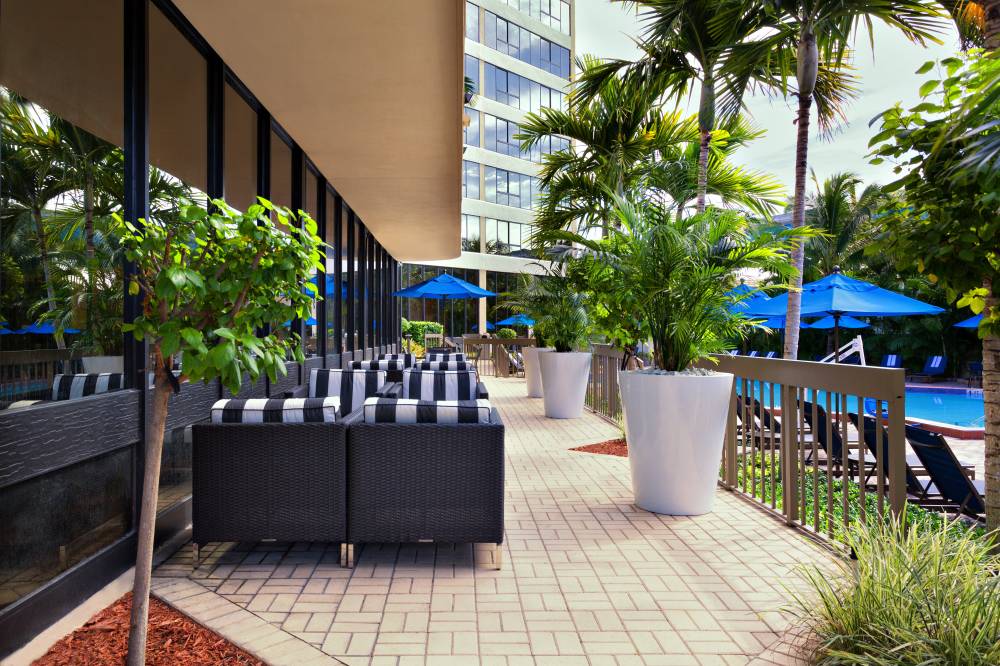Holiday Inn Airport-west 2
