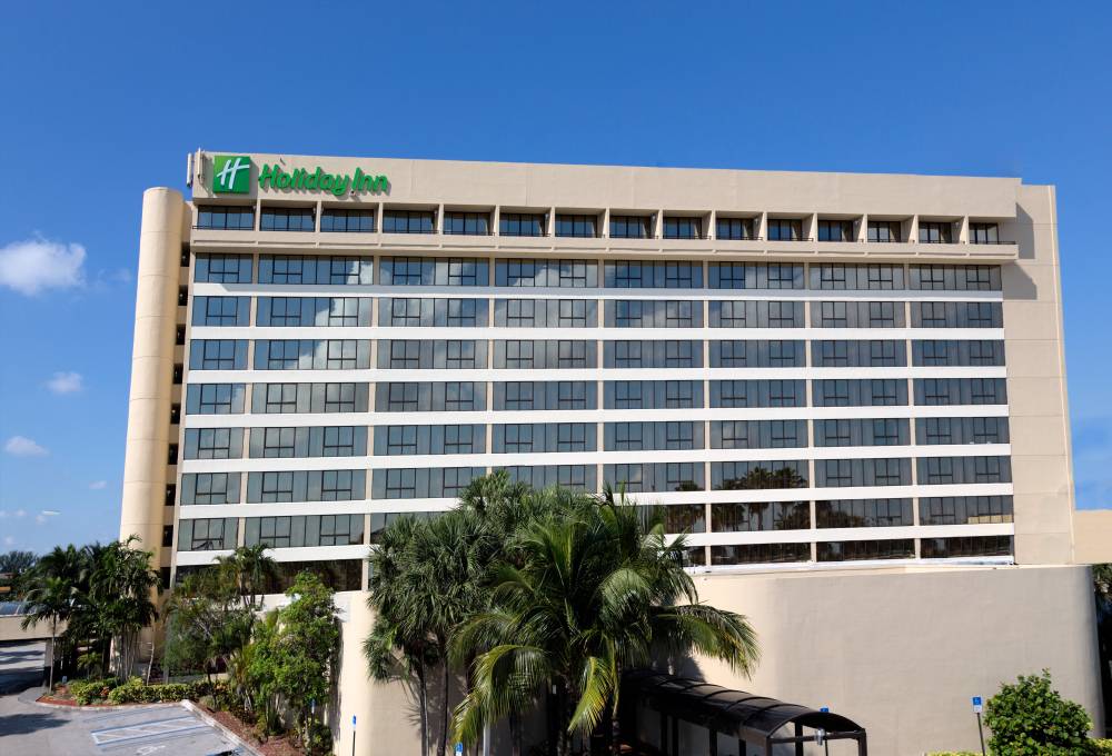 Holiday Inn Airport-west 8