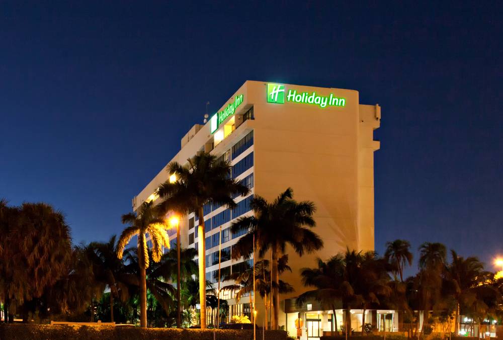 Holiday Inn Airport-west 6