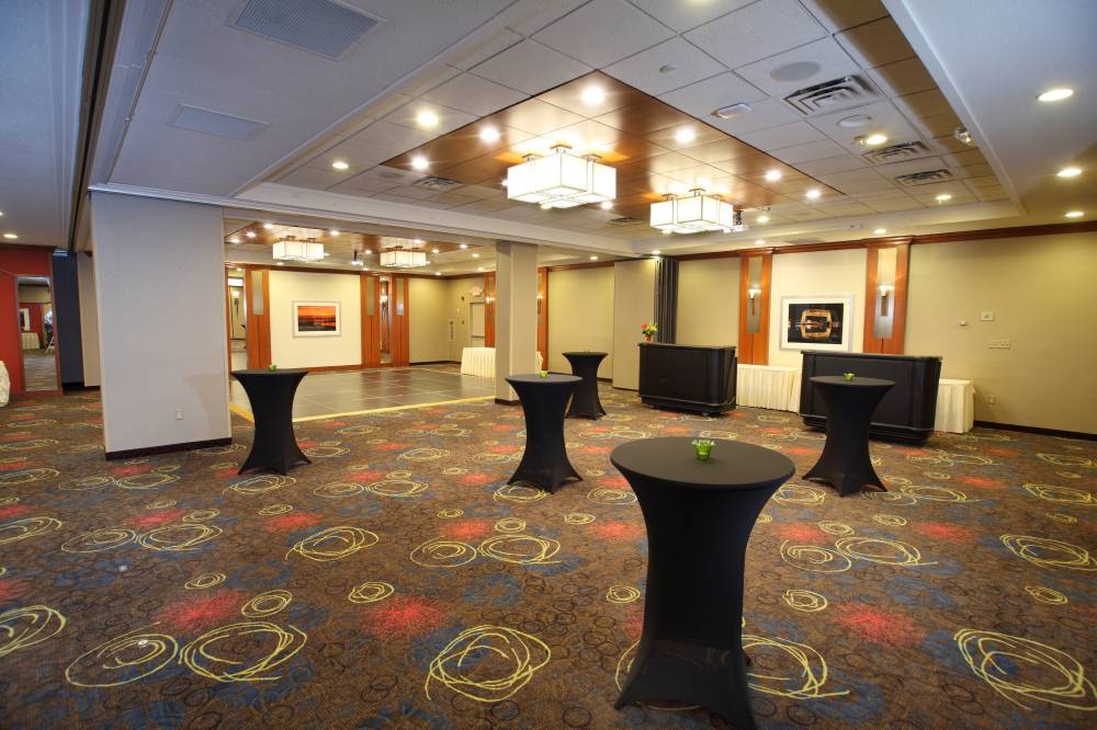 Holiday Inn And Suites Duluth 8