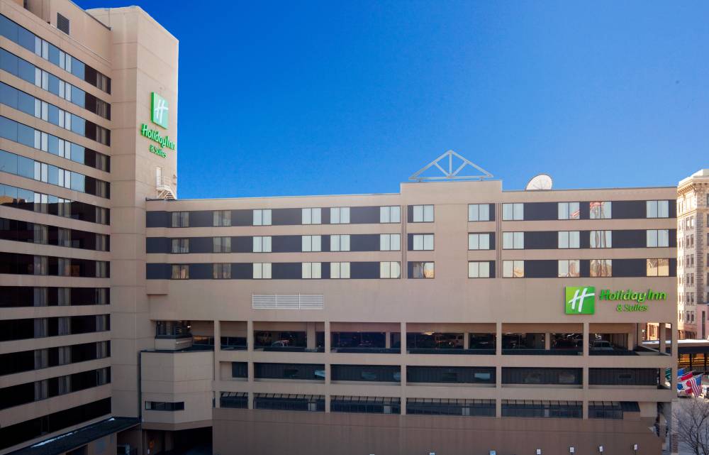 Holiday Inn And Suites Duluth 5