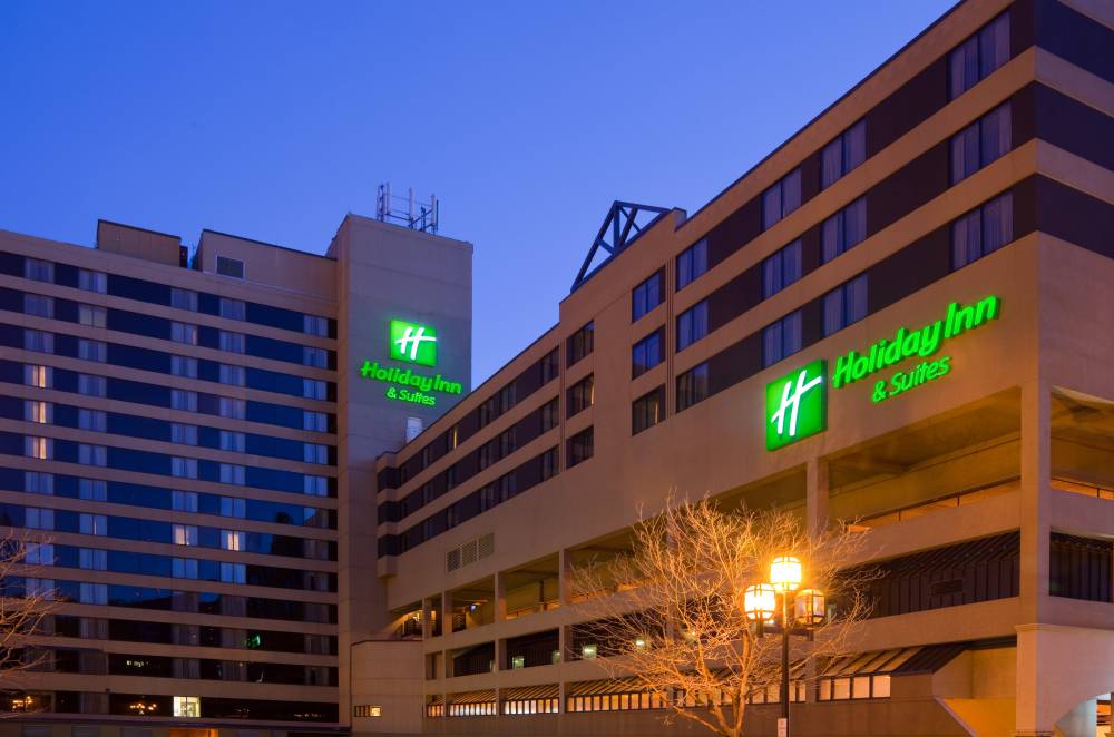 Holiday Inn And Suites Duluth 3