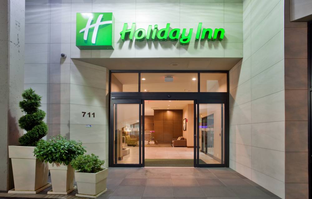 Holiday Inn Centre - Broadway 7