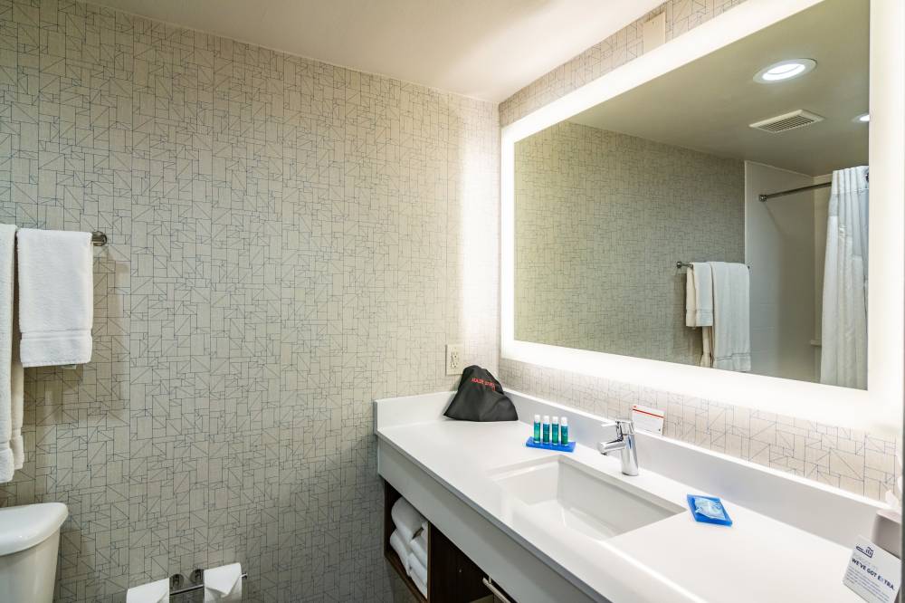 Holiday Inn Exp Camarillo 5