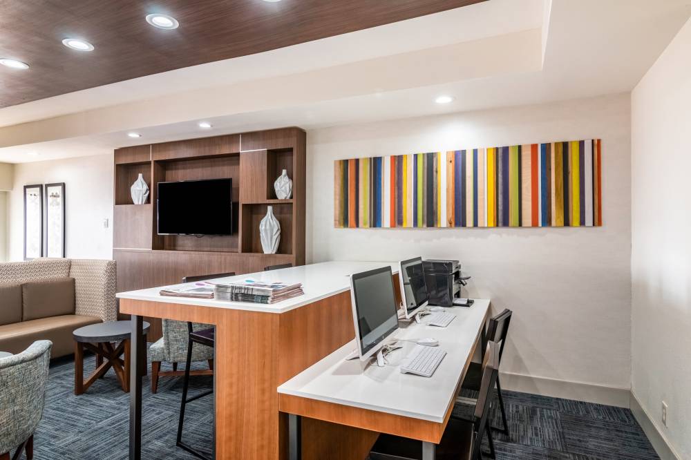 Holiday Inn Exp Camarillo 2