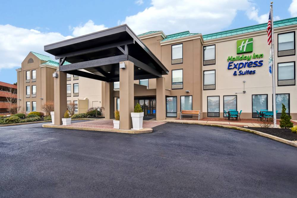 Holiday Inn Exp Dorney Park 4