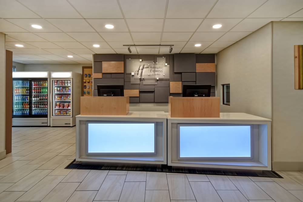 Holiday Inn Exp Dorney Park 7