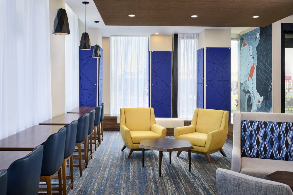 Holiday Inn Exp Hamilton Upper James By  7