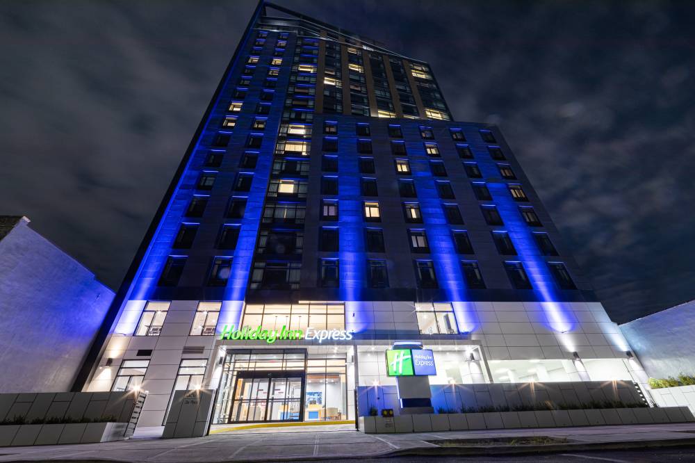 Holiday Inn Exp Long Island City E By Ih