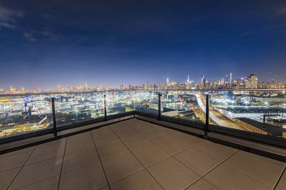 Holiday Inn Exp Long Island City E By Ih 6