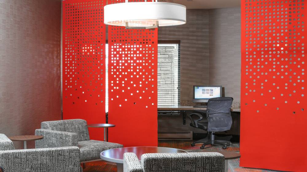 Holiday Inn Exp Moline Quad Cit 2