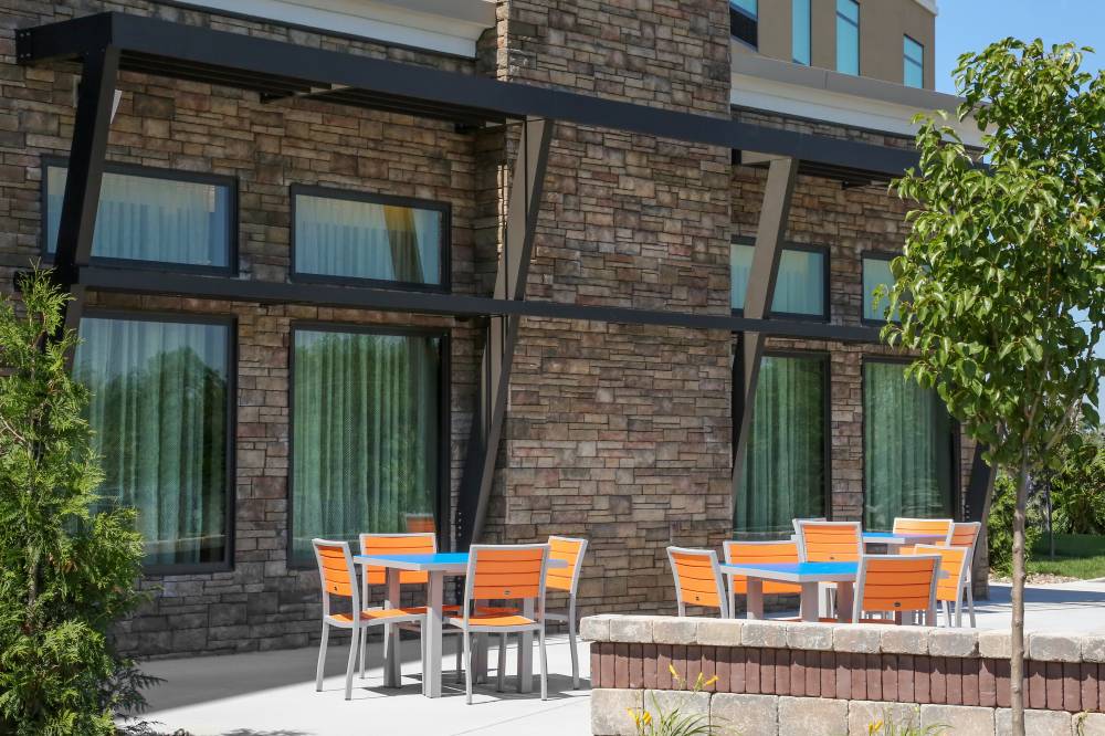Holiday Inn Express Moline Quad Cities by John Dee