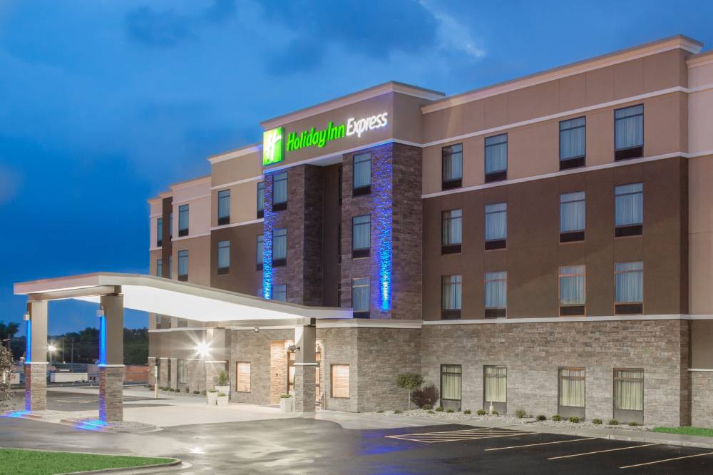 Holiday Inn Exp Moline Quad Cit 4