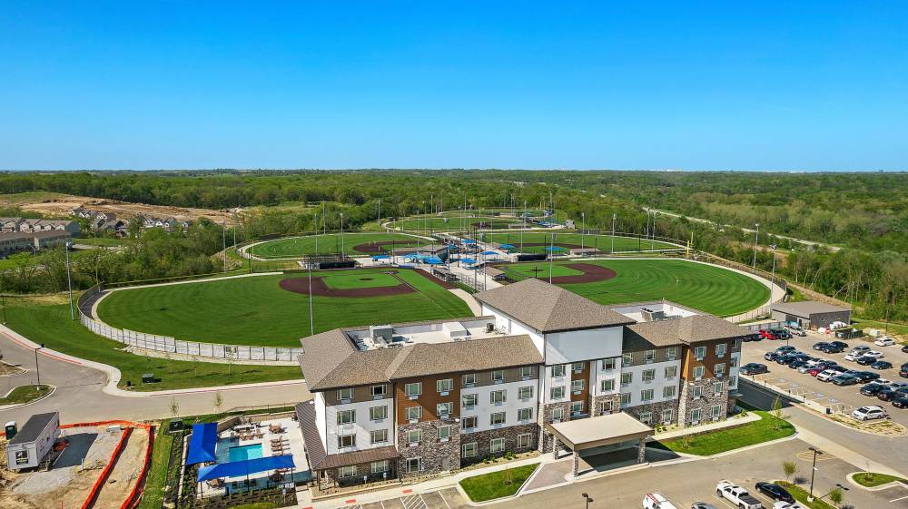 Holiday Inn Exp Parkville By Ihg 7
