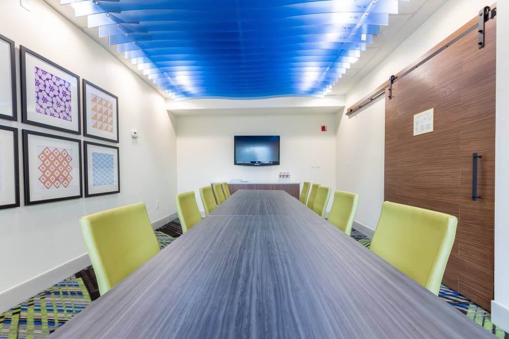 Holiday Inn Exp Stes Arlington N Stadium 8