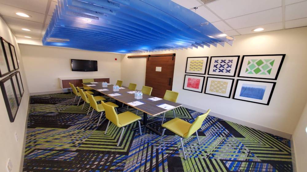 Holiday Inn Exp Stes Arlington N Stadium 9
