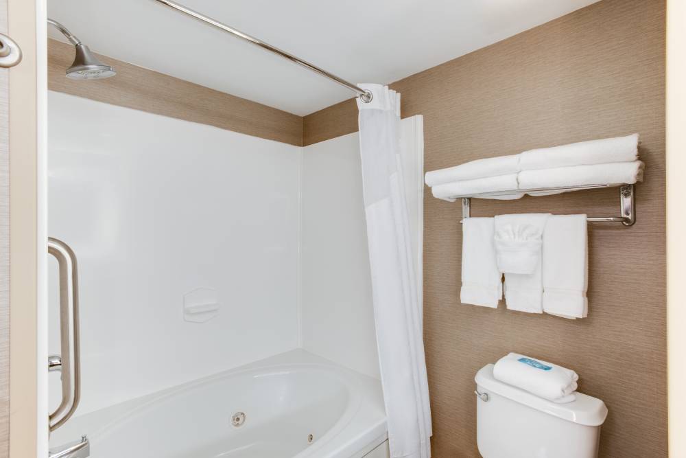 Holiday Inn Exp Stes Bethlehem 8