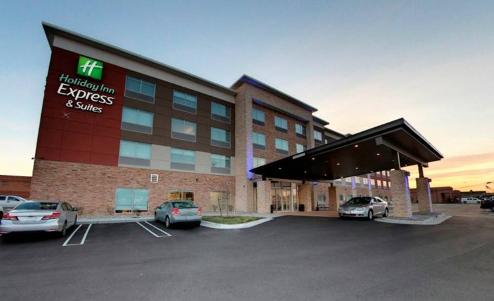Holiday Inn Exp Stes Detroit North 4