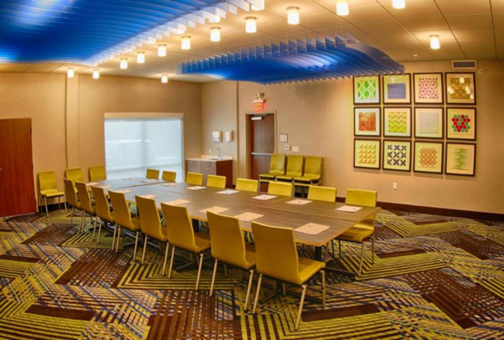 Holiday Inn Exp Stes Detroit North 5