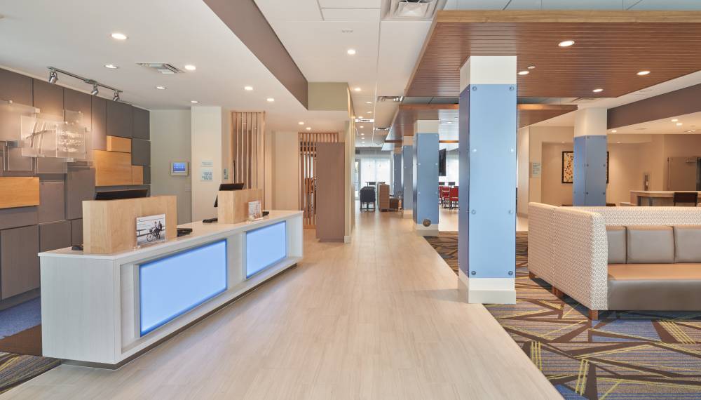 Holiday Inn Exp Stes Doral 8