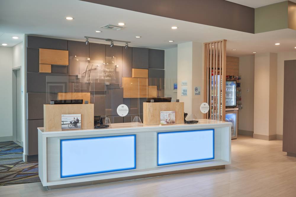 Holiday Inn Exp Stes Doral 9