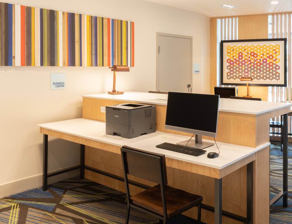 Holiday Inn Exp Stes Doral 4