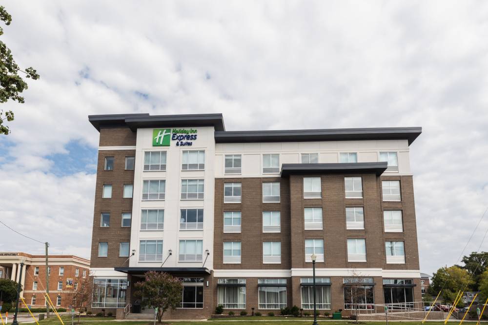 Holiday Inn Exp Stes Dwntwn The Vista 4