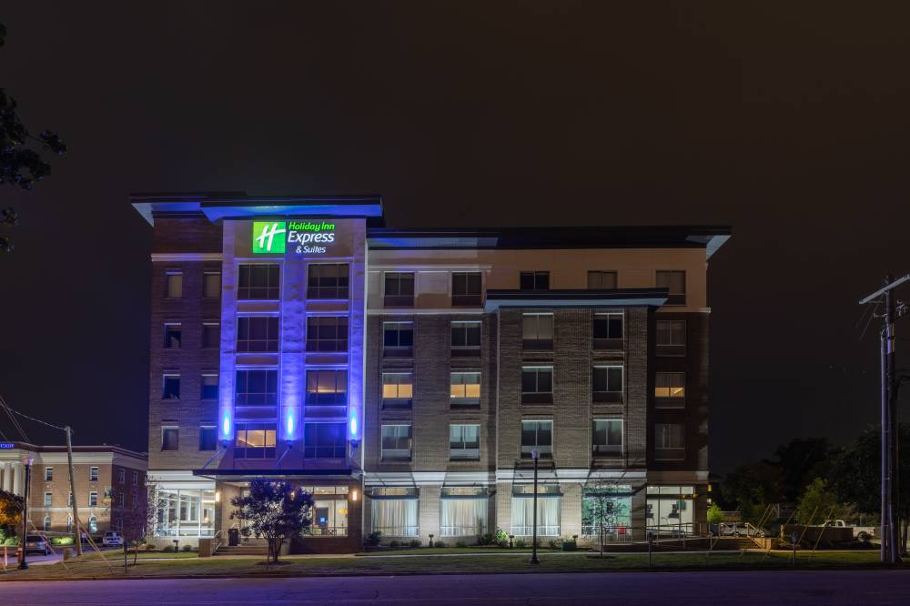 Holiday Inn Exp Stes Dwntwn The Vista 9