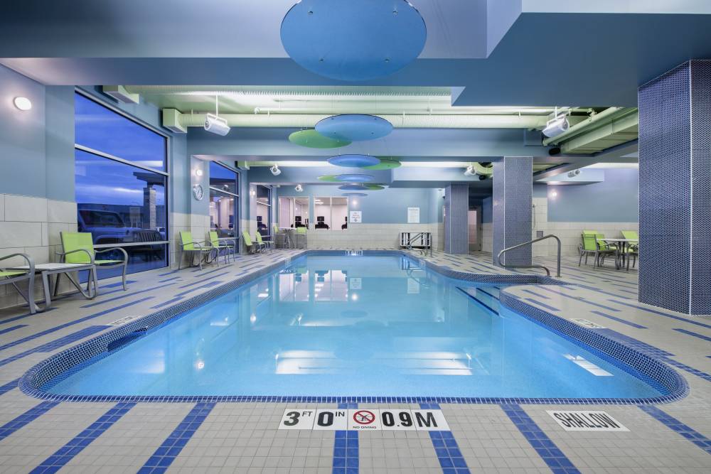 Holiday Inn Exp Stes East 5