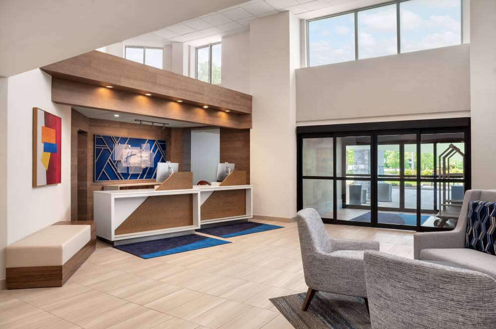 Holiday Inn Exp Stes Hawthorne Elmsford  9