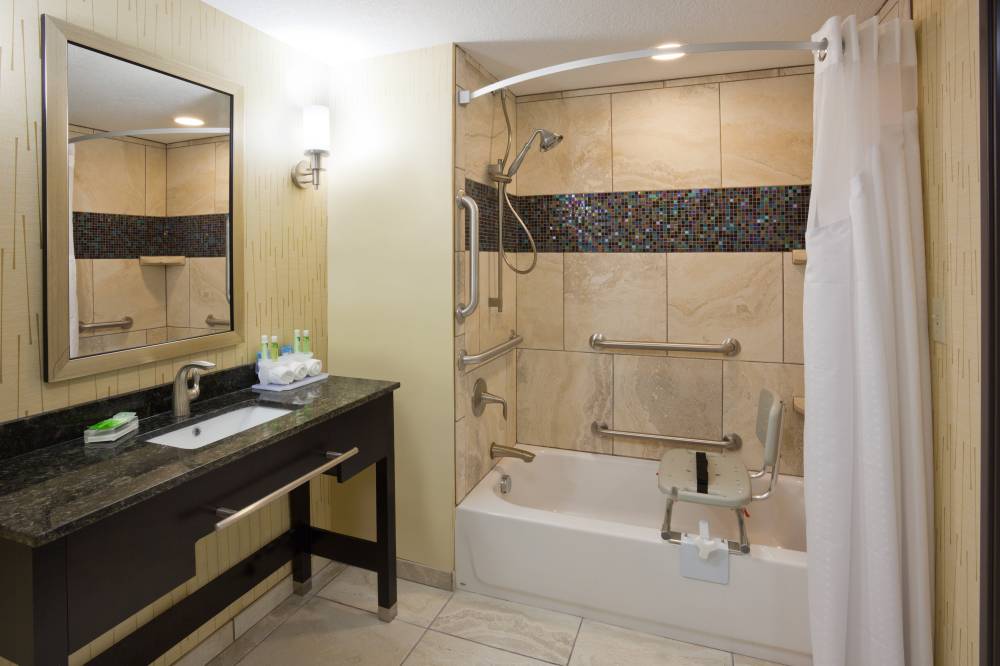 Holiday Inn Exp Stes 3