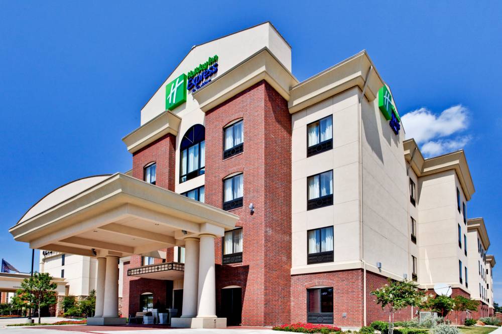 Holiday Inn Exp Stes Hurst
