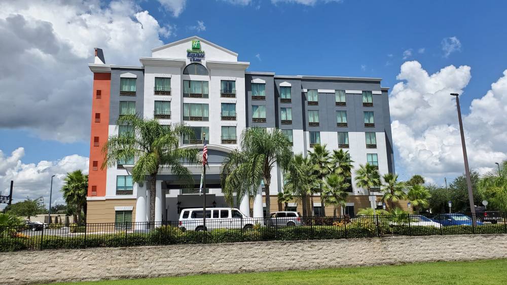 Holiday Inn Exp Stes Intl Driv