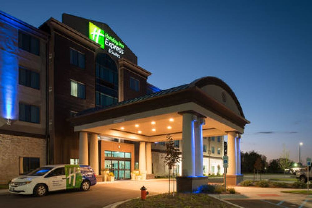 Holiday Inn Exp Stes Kci Arpt
