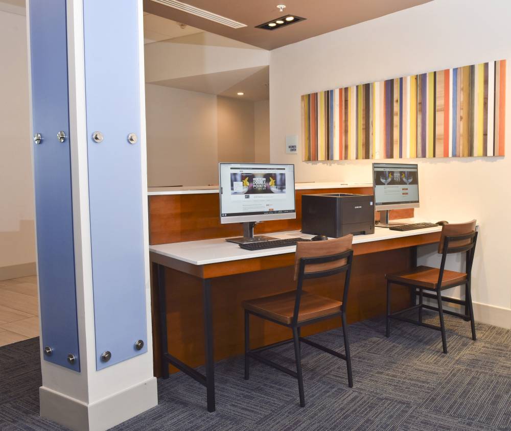 Holiday Inn Exp Stes Lake Nona 6