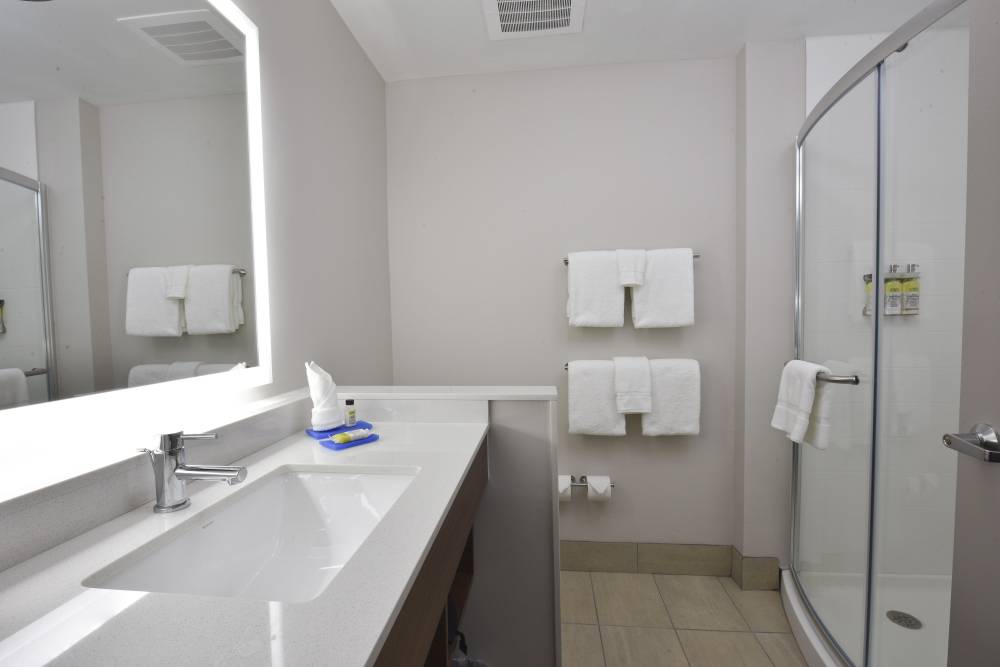 Holiday Inn Exp Stes Lake Nona 2